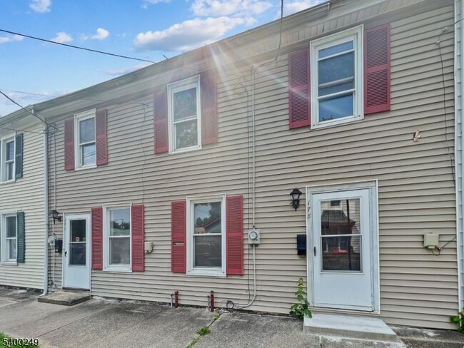 Primary Photo - 175 Market St