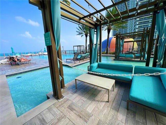 Building Photo - 4111 S Ocean Dr