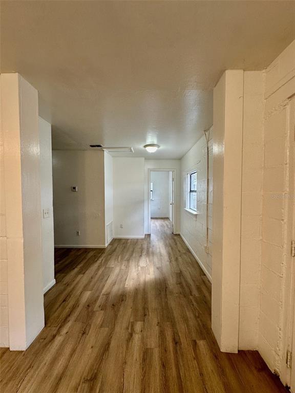 Building Photo - 647 NE Waldo Rd