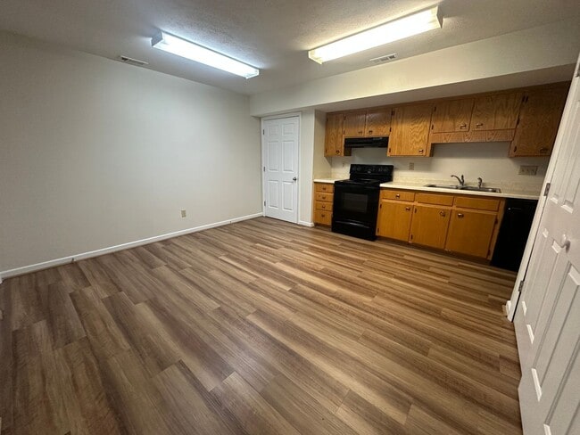 Building Photo - Fletcher Rental!