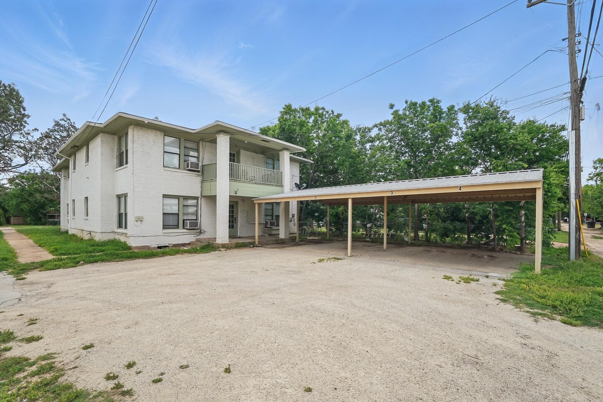 Building Photo - 642 Beech St