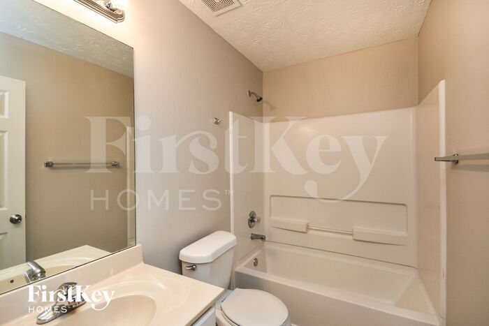 Building Photo - 265 Valley Brook Dr