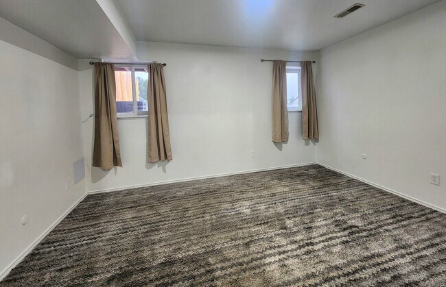 Building Photo - 832 S Waterleaf Pl