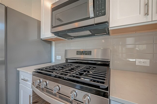 Building Photo - 7134 Glennwick Grv Ln