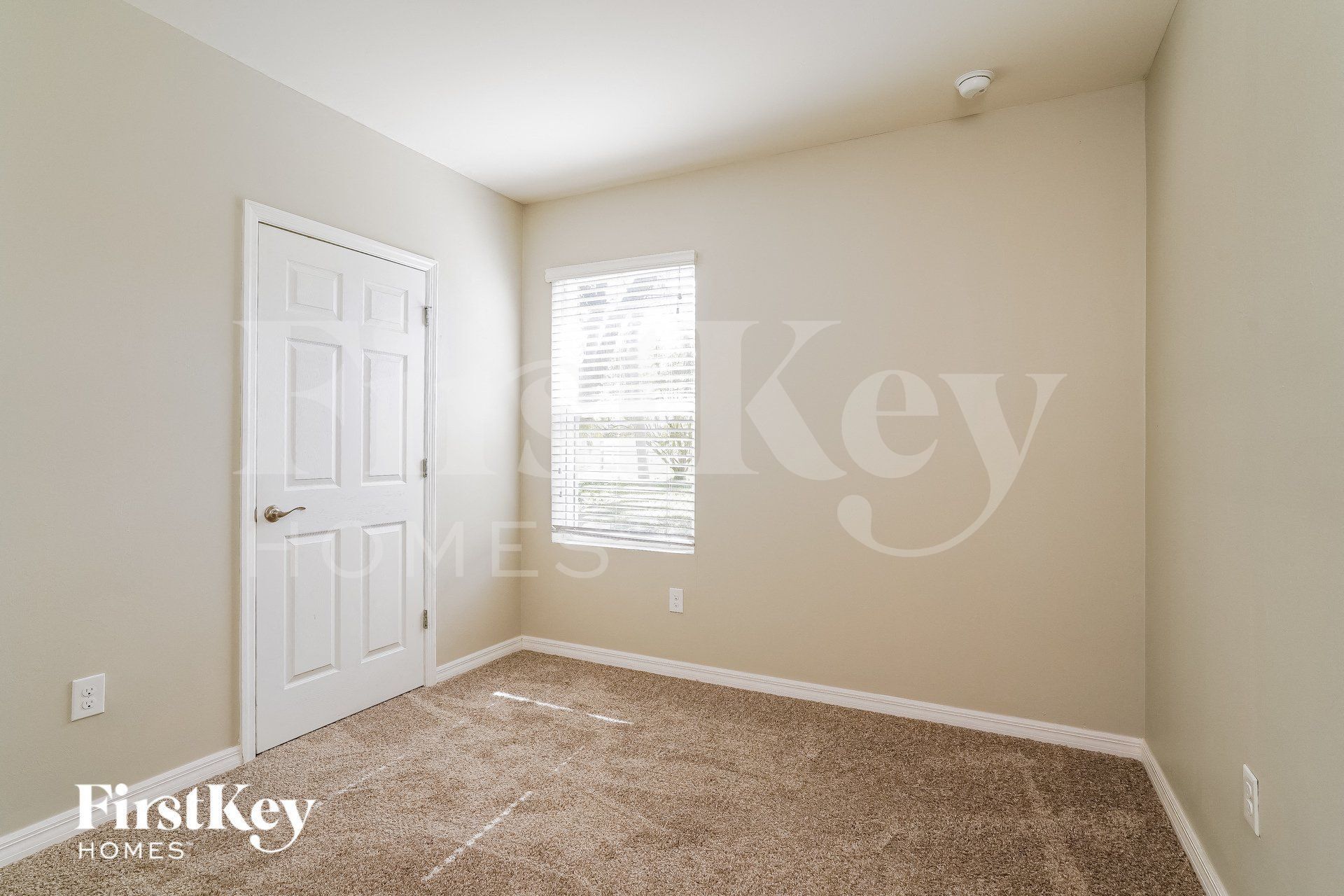 Building Photo - 3003 SW 5th Pl