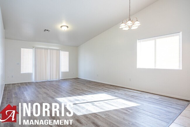 Building Photo - Great Home in a Great Location