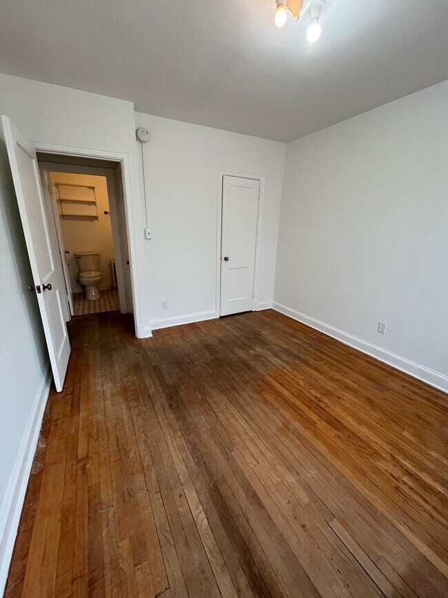 Building Photo - 4034 7th St NE