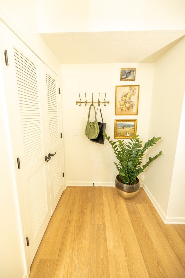 Building Photo - 5 Points Condominium