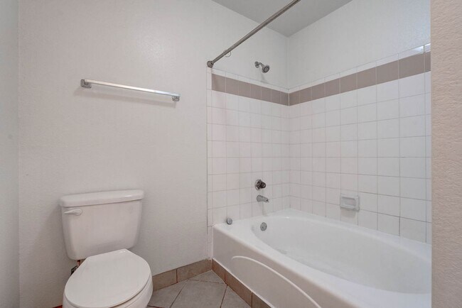 Building Photo - 3151 N Soaring Gulls Dr