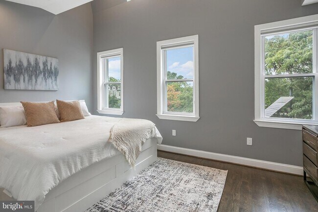 Building Photo - 4023 New Hampshire Ave NW