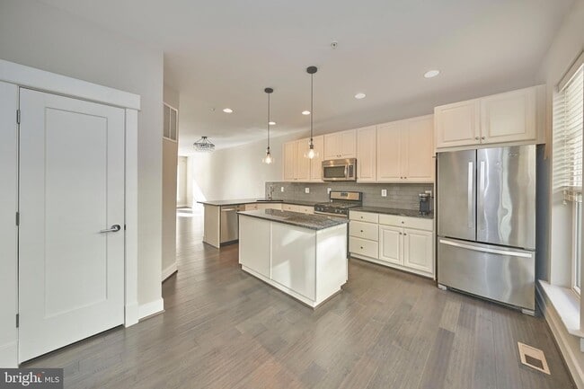 Building Photo - 256 Bluemont Branch Terrace SE