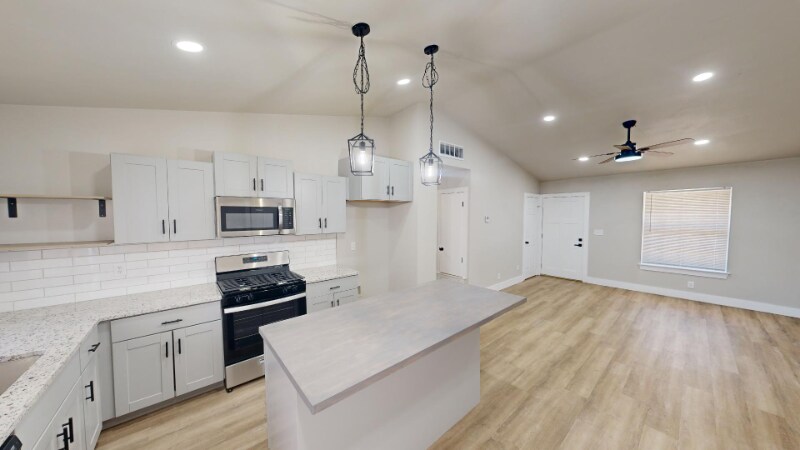 Building Photo - 7323 Glen Arbor Dr