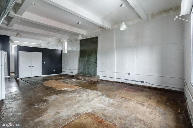 Building Photo - 1804-14 E Hazzard St