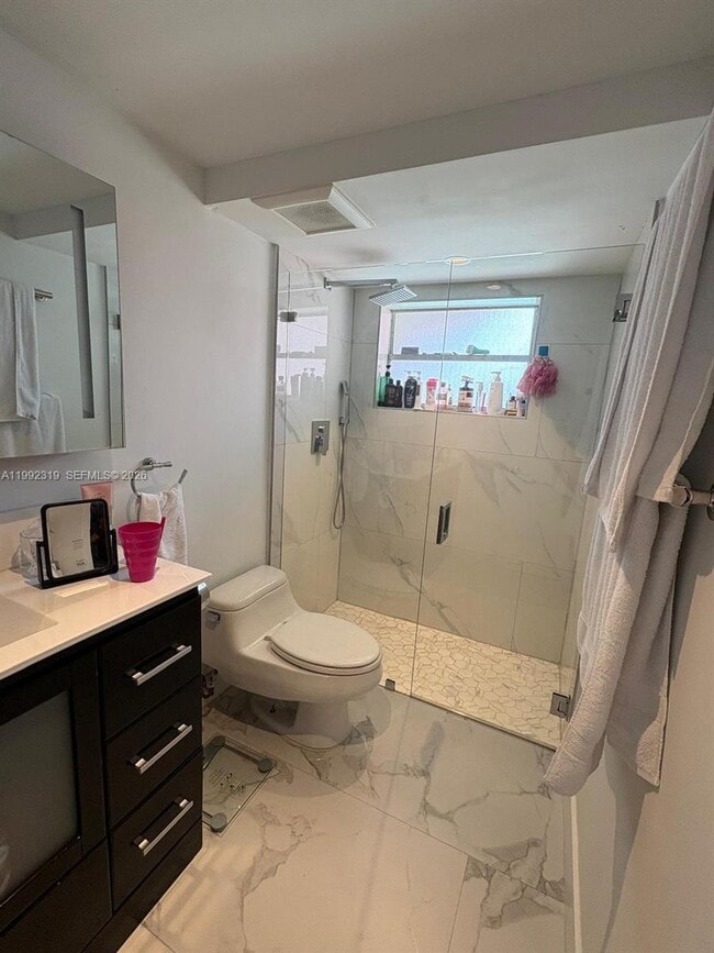 Building Photo - 1750 W 46th St