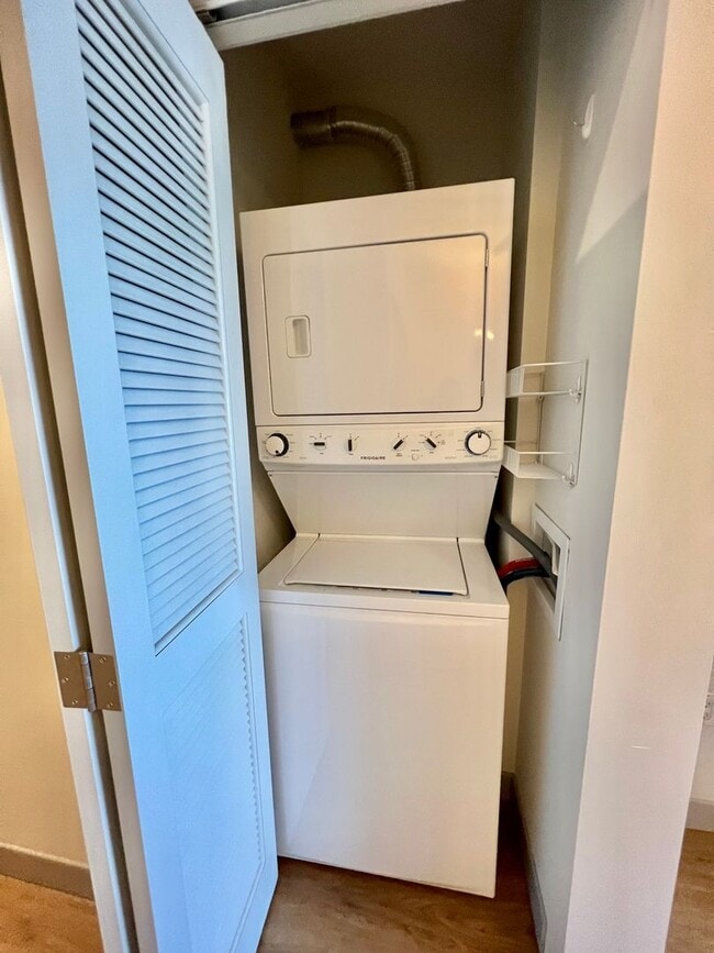 Building Photo - Studio, 1 Bath, 1 Parking located at The Collection Lofts in Kaka'ako !