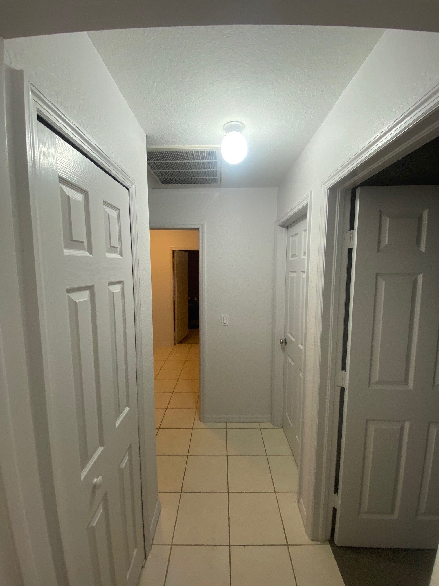 Building Photo - 9260 Sedgefield Rd