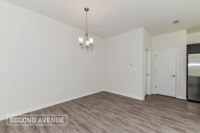 Building Photo - 4066 Heaton Terrace