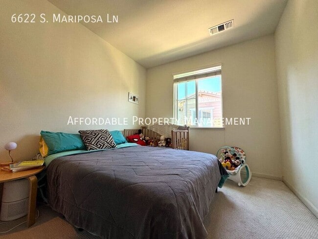 Building Photo - 6622 S Mariposa Ln