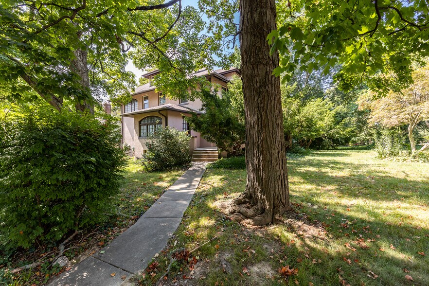 Building Photo - 4412 Erie Ave