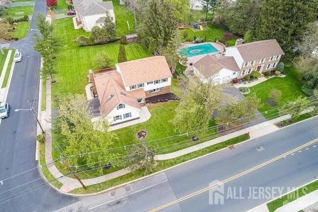 Building Photo - 3993 Park Ave