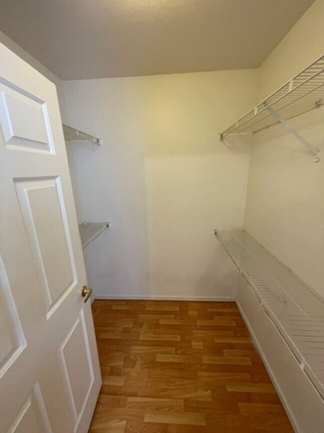 Building Photo - 75 N Valle Verde Dr