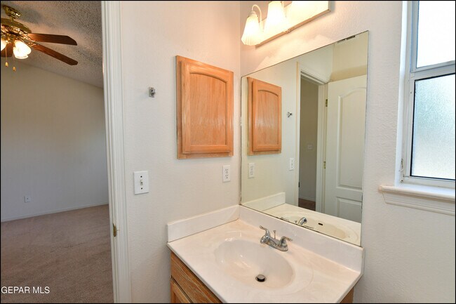 Building Photo - 3112 Tierra Ayala Dr