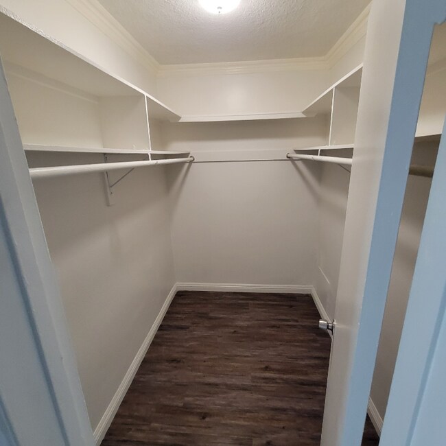 Building Photo - 101 Normandie Ave