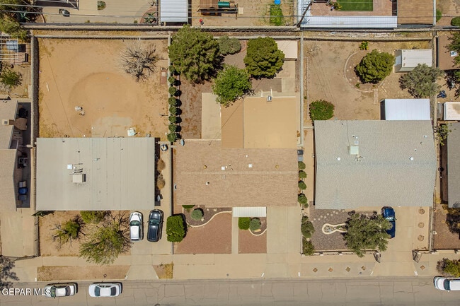Building Photo - 2125 Pacheco Dr
