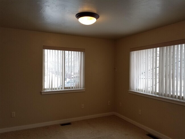Building Photo - 163 Gena Cir
