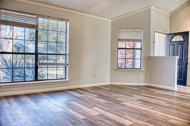 Building Photo - 1528 Mayflower Dr