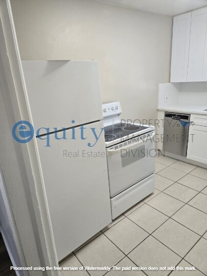 Building Photo - 413 Herbert Ave S