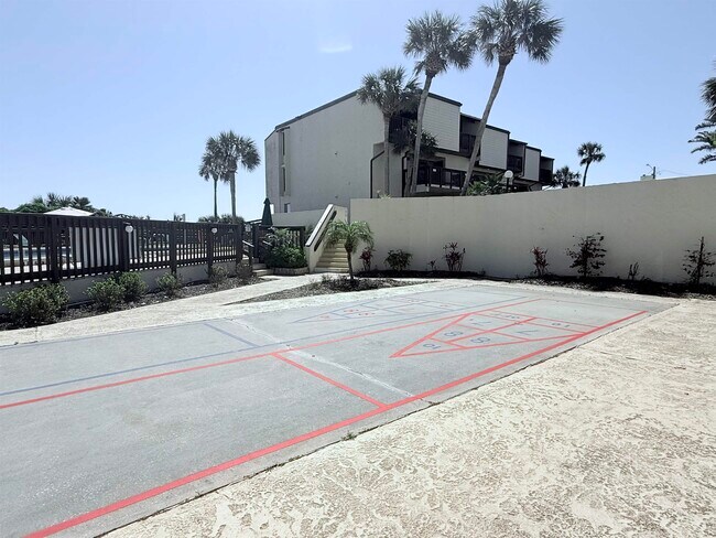 Building Photo - 5650 Jimmy Buffett Mem Hwy