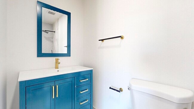 Building Photo - 2056 SW Grant Ave