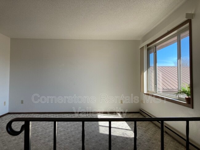 Building Photo - 804 11th St NW