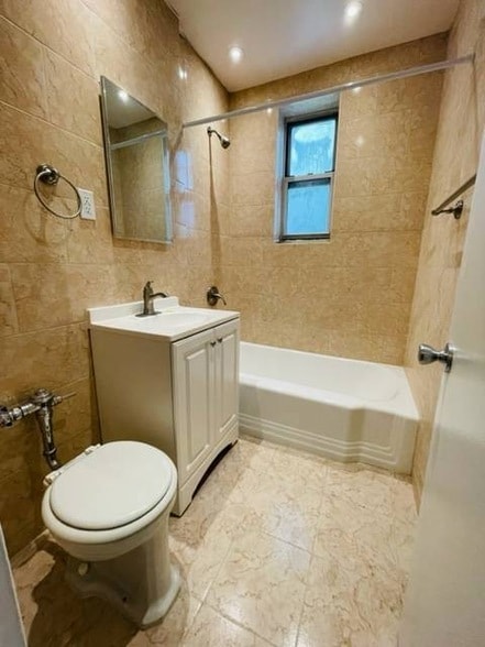 Building Photo - 84-35 Lander St