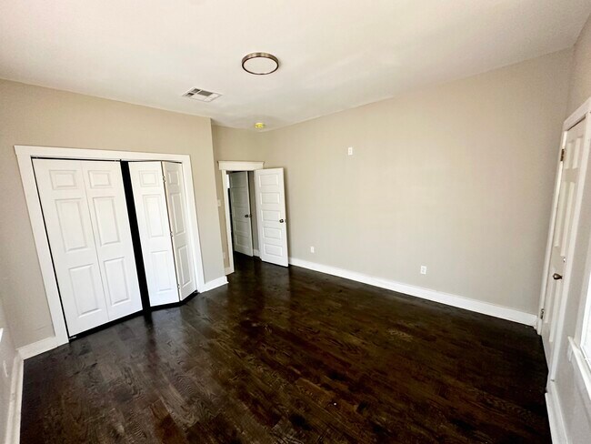 Building Photo - 1704 South St