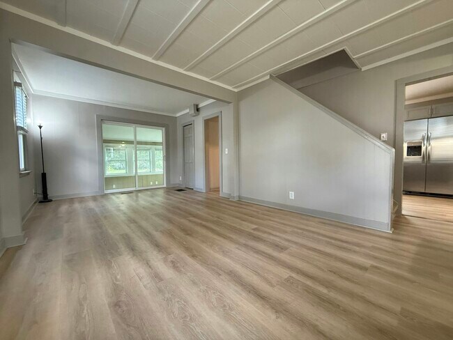 Building Photo - 314 Mcrae