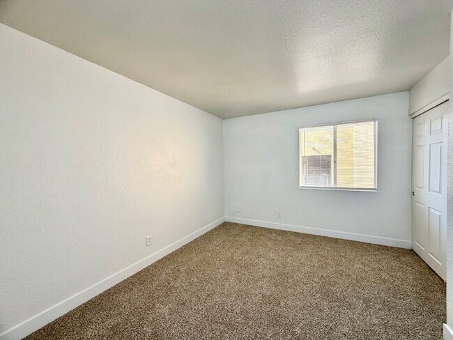 Building Photo - Las Vegas Guard-Gated Condo for Rent | Bella Vita Community | 1 Bedroom Upstairs Unit