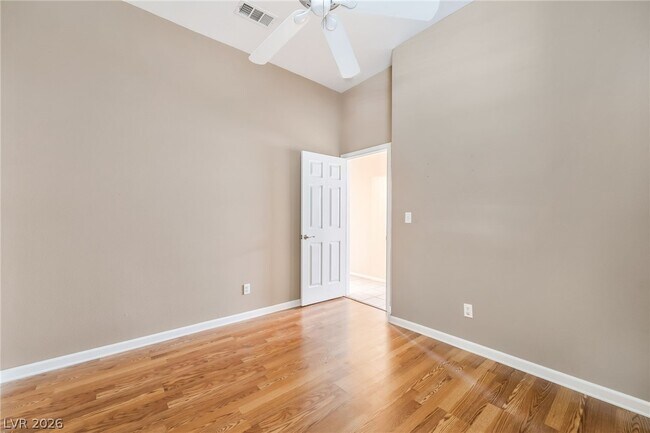 Building Photo - 9324 Heatwave St