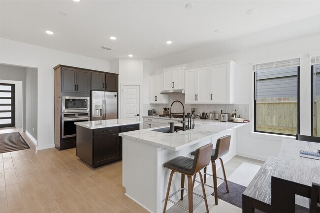 Building Photo - 26506 Brilliant Beam Wy