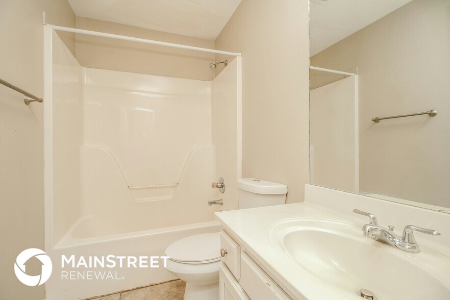 Building Photo - 2116 Camille Dr