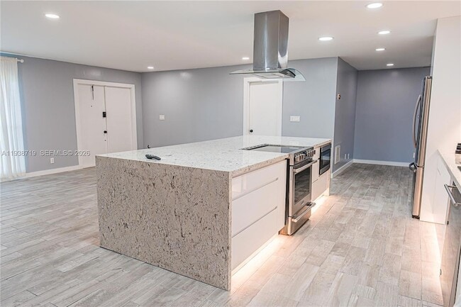 Building Photo - 8107 NW 74th Ave