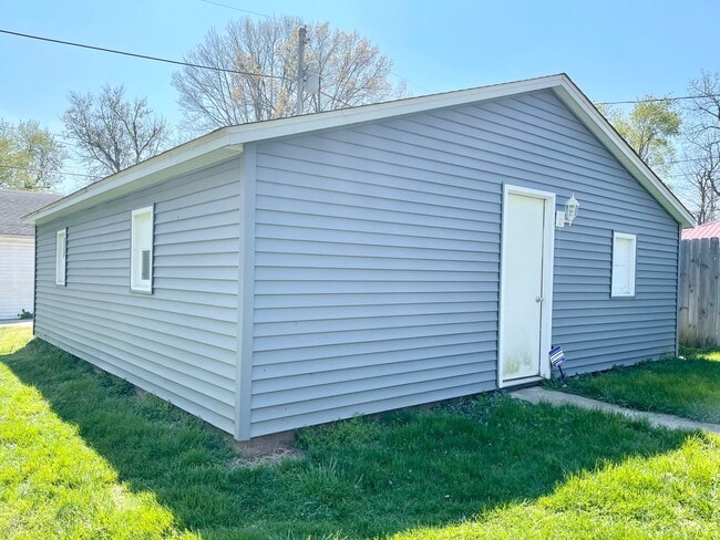 Building Photo - East Side Gem – Spacious 2BR Home with 2 C...