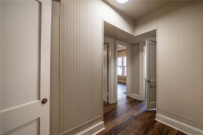 Building Photo - 1029 Katherwood Dr SW