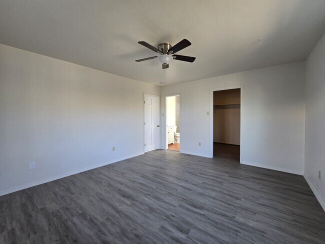 Building Photo - 522B Juniper