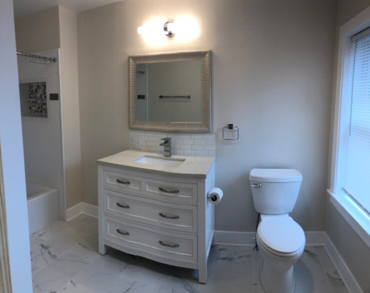 Building Photo - 152 Pearl St