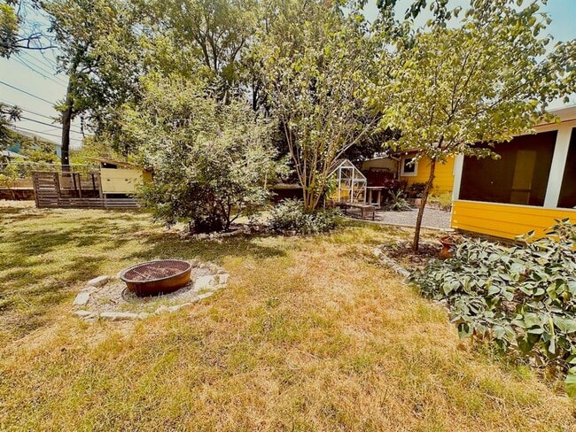 Building Photo - 7517 Eastcrest Dr