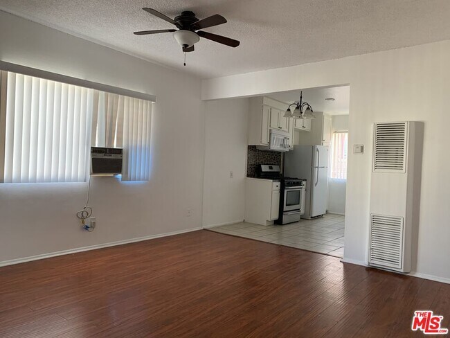 Building Photo - 1330 S Wilton Pl