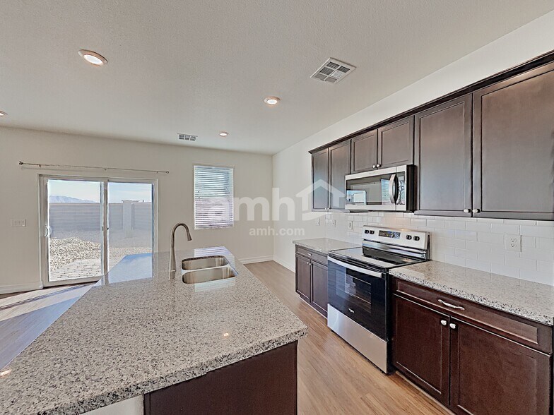 Building Photo - 4702 Tree Swing St