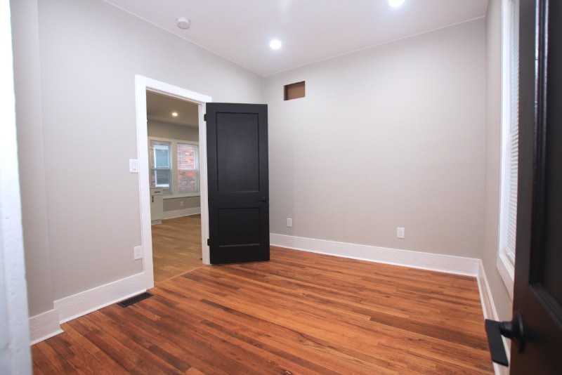 Building Photo - 5014 Seminole St